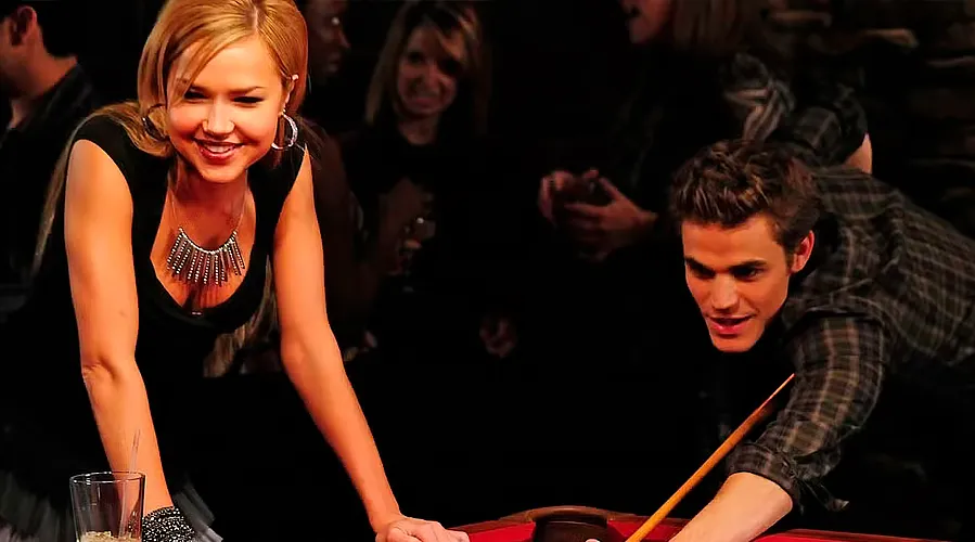 Как Тейлор Свифт оказалась в списках для Дневников вампира